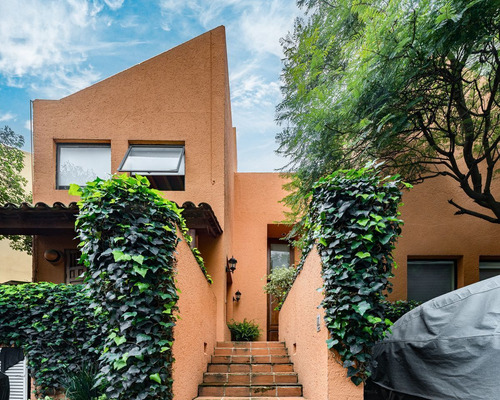 Casa Con Seguridad En Bosque De Las Lomas