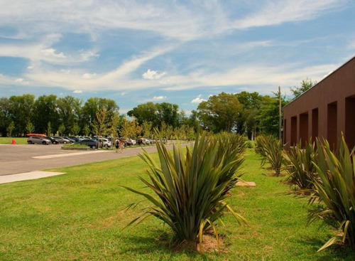 Imagen 4 de 13 de Venta - Terreno A La Laguna - Barrio San Sebastian - Escobar