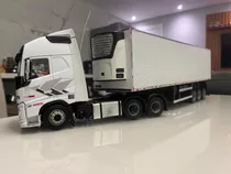 RFC Miniaturas Mercedes com carreta câmera fria 