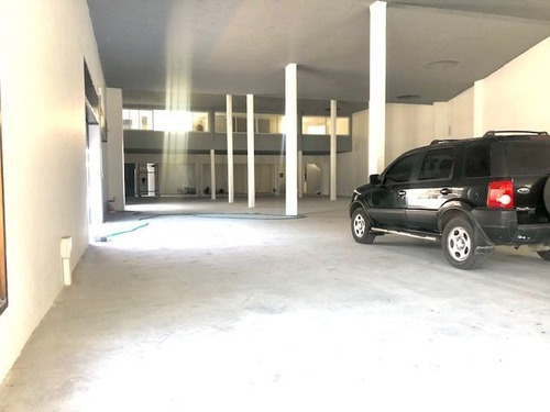 Imagen 4 de 10 de Alquiler Local 1000m En Boulogne - Marquez Y Panamericana