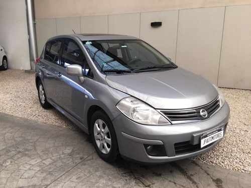 Imagen 3 de 8 de Nissan Tiida 2012 1.8 Acenta