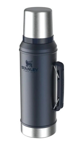 Imagen 2 de 7 de Stanley Termo Clásico 1 L con Tapón Cebador de acero inoxidable azul
