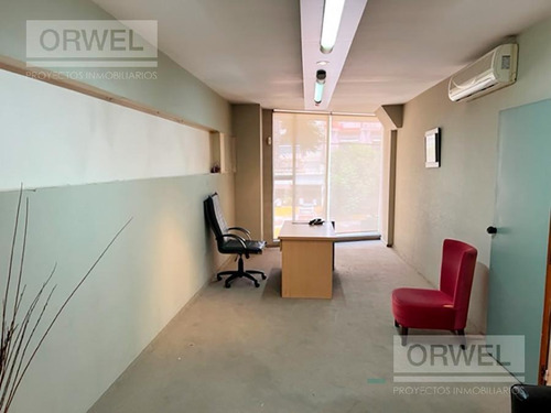 Imagen 7 de 17 de Excelente Local Con Oficinas Y Deposito !! Mucho Potencial !!!