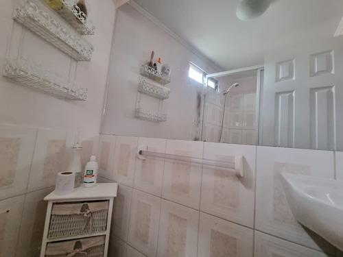Se Vende Casa De 2 Pisos En Sector Centro Sur, Calle Díaz Ga