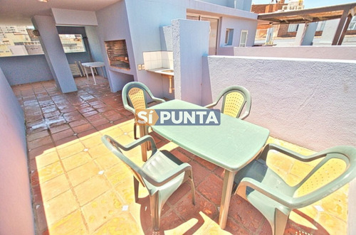 Imagen 15 de 16 de Apartamento Alquiler Punta Del Este, 2 Dormitorios Y Parrillero Propio.