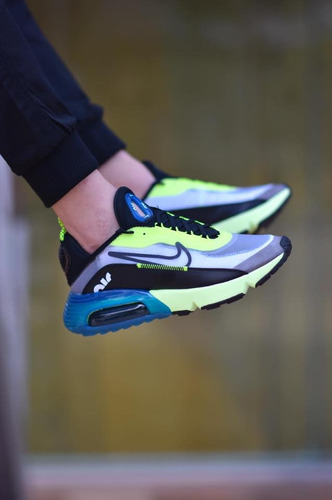 Nike Air Max 2090 Volt. Talla Grande Us 14