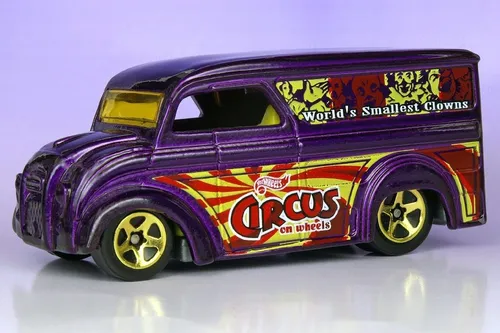 Toys Circus Hot Wheels Dairy Delivery 1/64