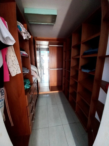 Imagen 9 de 10 de Apartamento De 5 Habitaciones Y 5 Baños, Urb. El Bosque