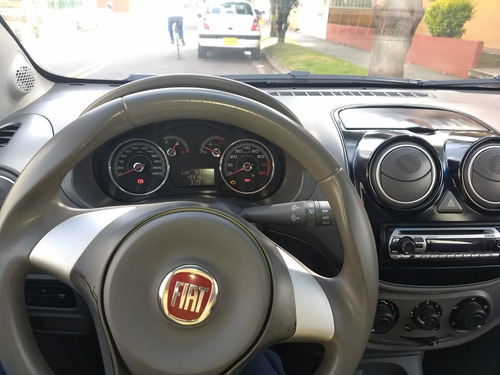 Fiat Palio Attractive 2013, 61000 Kilómetros, Color Negro