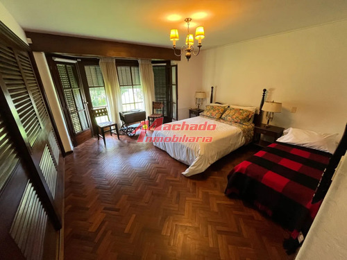 Hermosa Casa En Golf, Punta Del Este