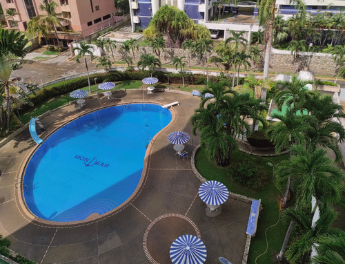 Apartamento Vacacional En La Guaira Con Piscina Frente A La Playa