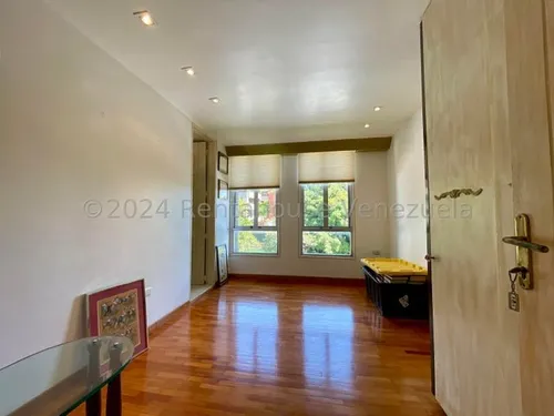 Agp Majestuoso Apartamento Con Hermoso Ventanales Y Terraza Cómoda En Venta En Los Palos Grandes 24-20072 Ys