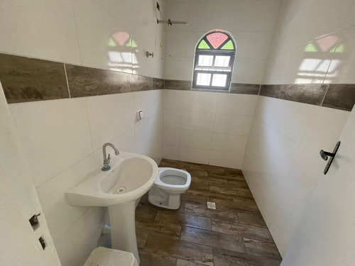 Imagem 16 de 17 de M - Casa Geminada Reformada Na Guilhermina, Oportunidade! 2 Dorm C/ Suíte, Churrasqueira E Vagas Cobertas.