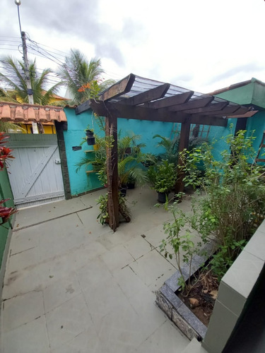 Imagem 2 de 5 de Casa Duplex No Condomínio Dos Pássaros