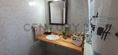 En Venta - Casa De 5 Ambientes - Centro - Cañada De Gomez.. Impecable !!!
