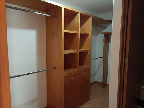 Renta Departamento Con Balcón -excelente Ubicación En La Nápoles-