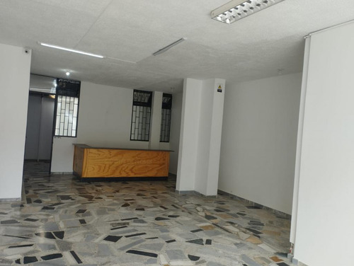 Local En Arriendo En Bogotá Pontevedra. Cod 110647