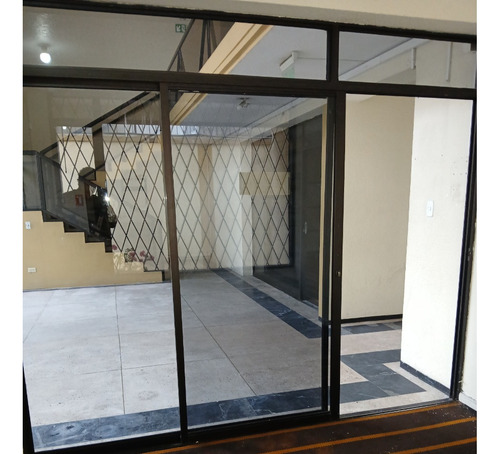 Oficinas 6 Ambientes Centro Norte Quito, Electricidad Y Agua 24/7