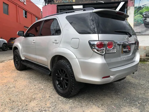 Toyota Fortuner 3.0 Sr5