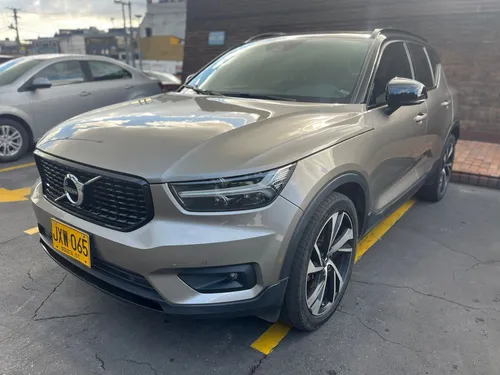 Volvo XC40 2.0 Hibrid