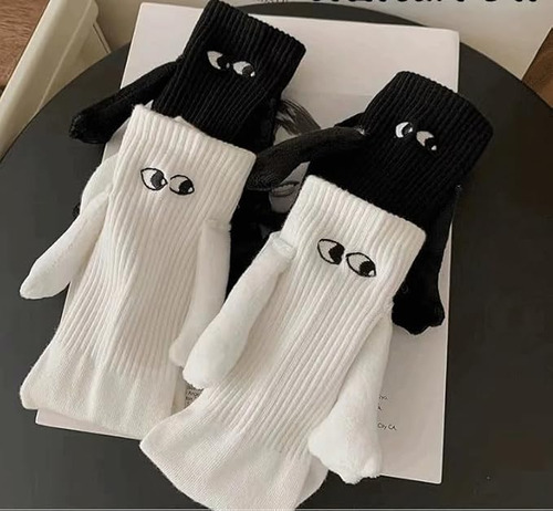 2 Par Calcetines Con Manitas Ojos Magneticos Regalo Valentín