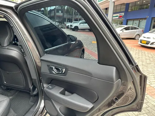 Volvo XC60 2.0 B5 Momentum Hybrida At 4x4