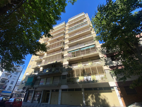 Venta Departamento 3 Amb Con Amplio Balcon Al Frente.