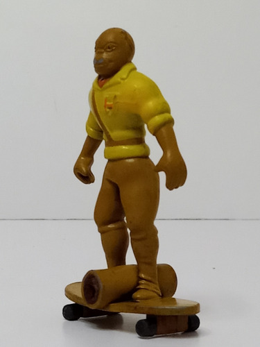Muñeco Alien En Skate --10 Cm Sin Marca (Usado)