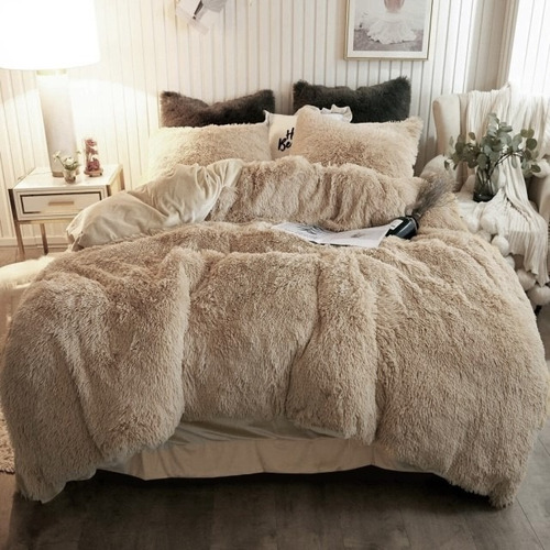 Acolchado Love & Home Pelo largo flannel queen color beige de 240cm x 260cm