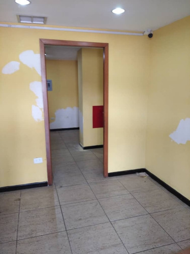 Imagen 6 de 12 de Oficina En Centro Comercial Bayona | Av. Valencia | Naguanagua | Al Lado Del Hospital Metropolitano | Of-fadima1 Marisol 04244923040