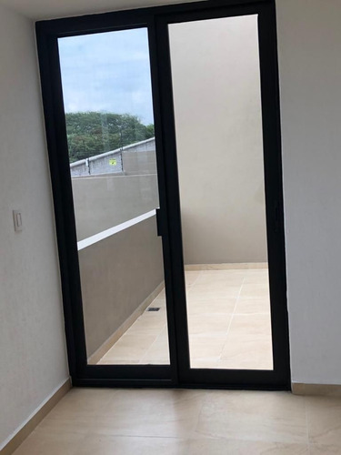 Imagen 11 de 30 de En Venta Casa En Zibata, Jardín, 3 Recamaras, Cuarto De Lava