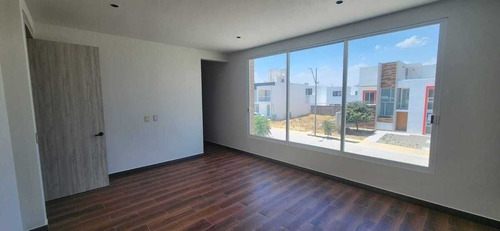 Casa En Venta En Residencial Mallorca, 4 Recamaras, Estudio, Cto Serv, 3 Autos