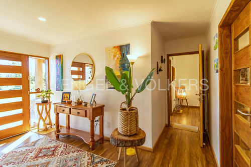 Acogedora Y Moderna Casa En Canto Del Lago En Pucón
