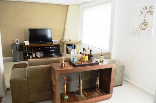 Casa Em Hípica Com 3 Dormitórios - Mi9268