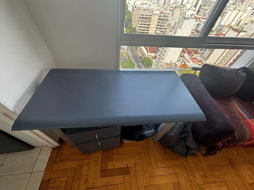Escritorio Usado Excelente Condición Con Cajonera Con Ruedas Azul Petróleo (Usado)