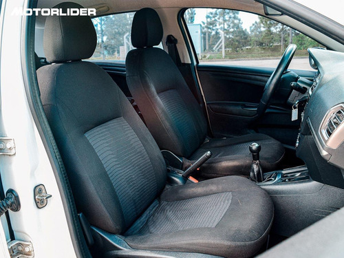 Imagen 11 de 25 de Peugeot 301 Extra Full 1.2 | Permuta / Financia