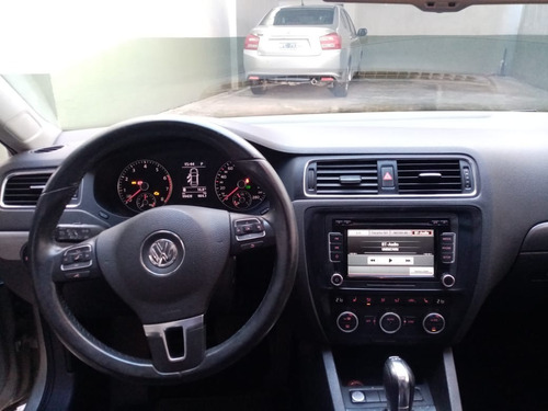 Imagen 9 de 10 de Volkswagen Vento 2.0 Sportline Tsi 211 Cv Bi-xenon Dsg 2014
