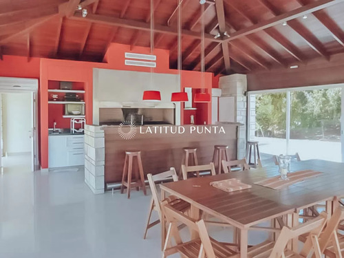 Veramansa, Apartamento De 2 Dormitorios Con Parrillero