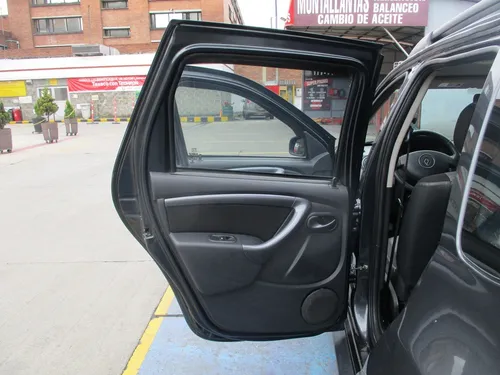 Renault Duster DYNAMIQUE 4X2 2000CC MT AA