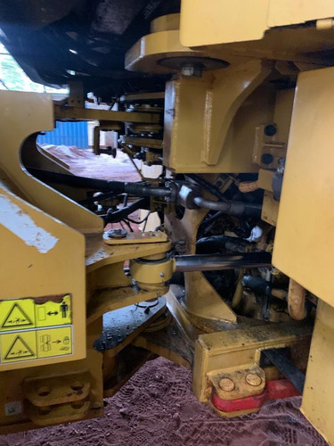 Pá Carregadeira Caterpillar 966h - 2015