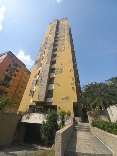 Jose R Armas Vende Apartamento En Edificio Aries Ubicado En Av. Paseo Cabriales 