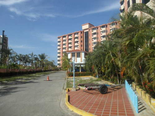 Urbanizacion Puerto Encantado Residencia Venezia