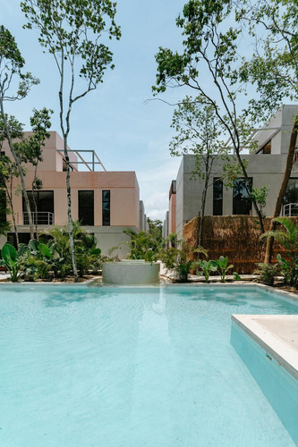 Casa En Venta De 3 Recàmaras Con Lock Off En Tulum (1087)