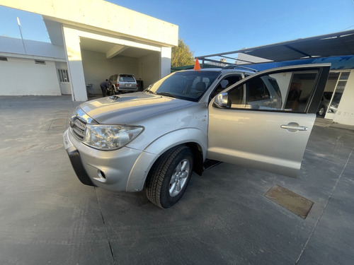 Toyota Hilux Sw4 4x4 Srv 3.0 Tdi C/cuero