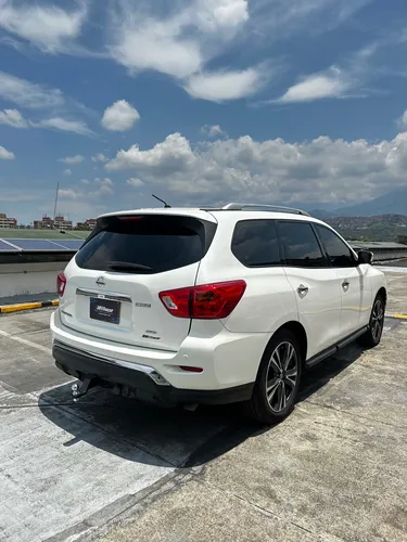 Nissan Pathfinder 3.5 R52 Exclusive