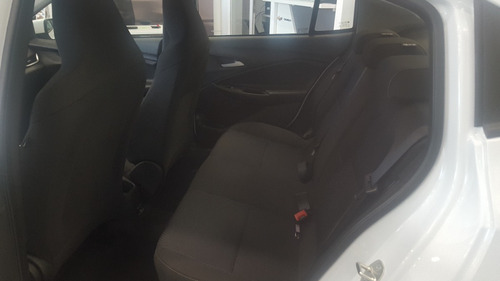 Imagen 4 de 25 de Chevroet Onix Plus Lt Tech 1.2 90 Cv Fs
