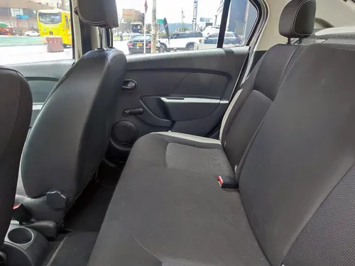Renault Logan 1.6 Expression / Life +