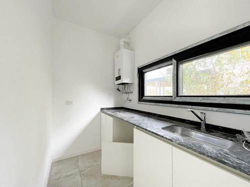 Imagen 10 de 28 de Casa En Venta En El Canton Barrio Norte A Estrenar Lote Interno Con Vista A Laguna!