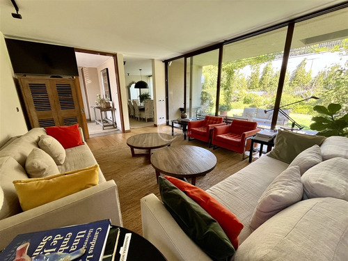 Casa En Arriendo De 5 Dorm. En Lo Barnechea