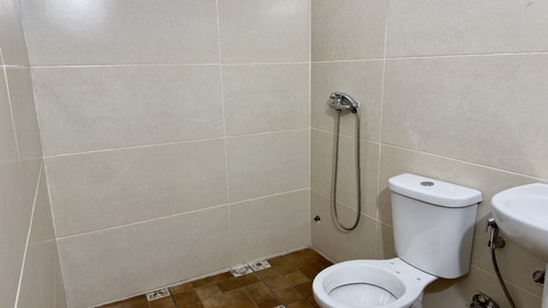 Alquiler Apartamento De 1 Dormitorio, Patio, Sobre Costanera El Pinar